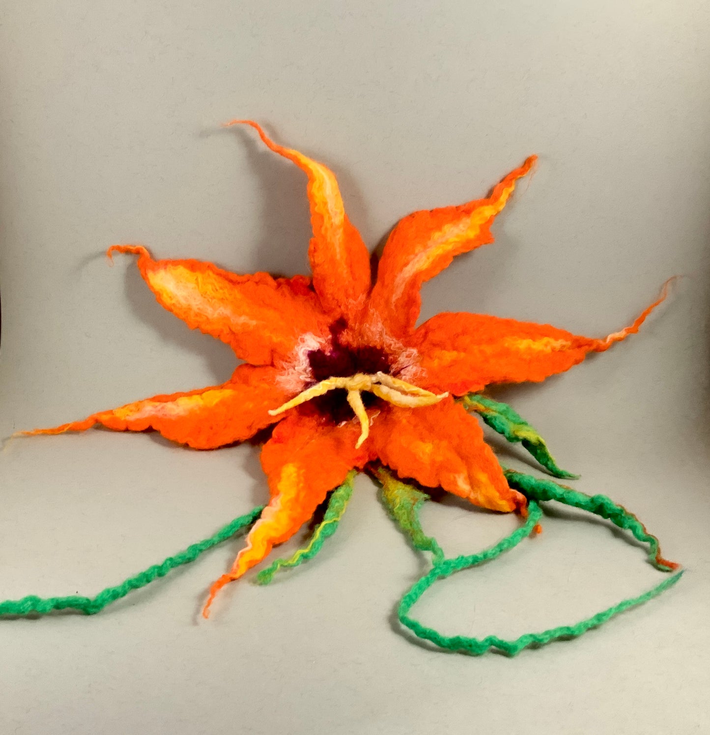 Grande fleur feutrée #1